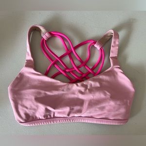 Lululemon Free To Be Wild bra size 4